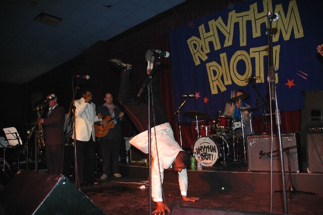 min 2004 11 27 riot s05 052 12758