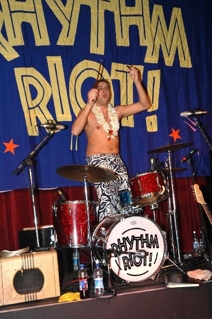 min 2004 11 28 riot s05 112 12757