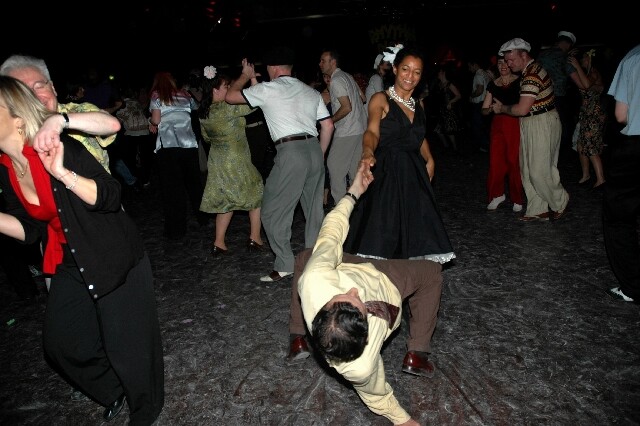 min 2004 11 28 riot s05 112 12757